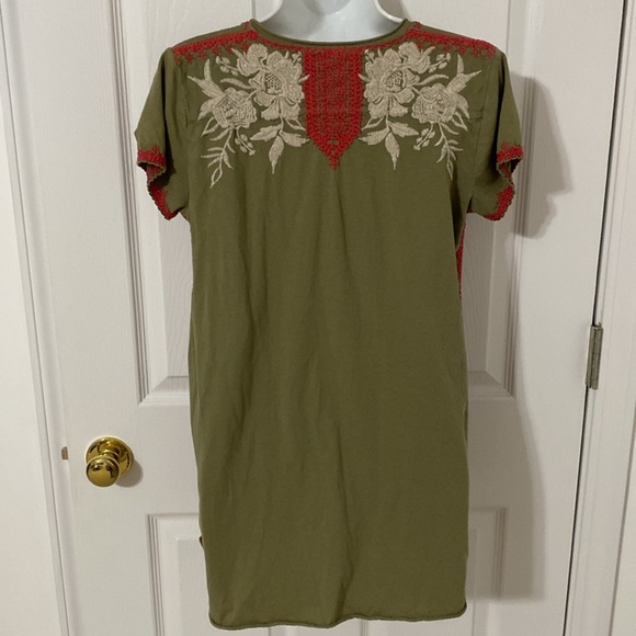 Johnny Was Embroidered Short Sleeve Blouse - Picture 5 of 7